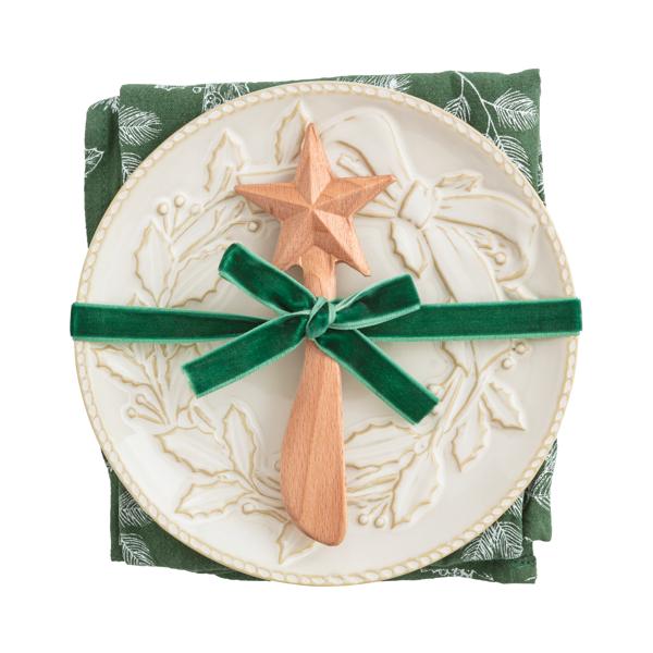 Seasonal - Plate Set - Appetizer - Wreath with Spreader and Napkin tied up with a green velvet bow 