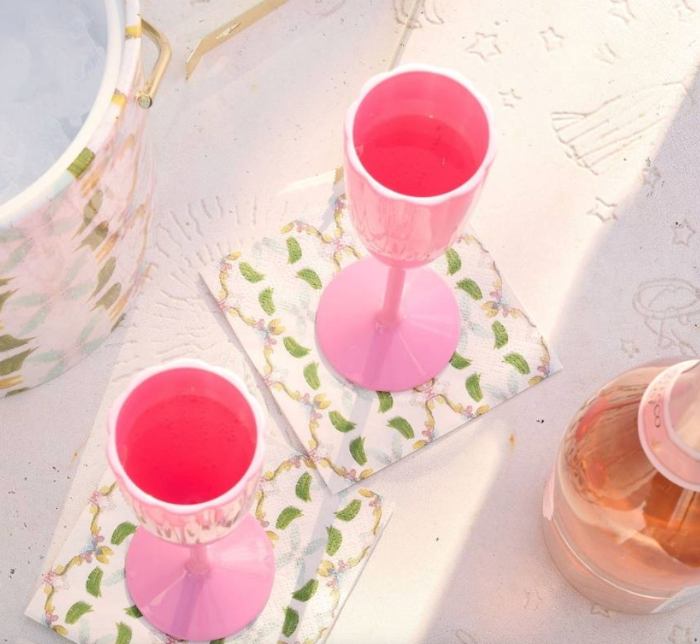 Laura Park Garden Party Scalloped Acrylic Champagne Flutes – Pink, Set of 4