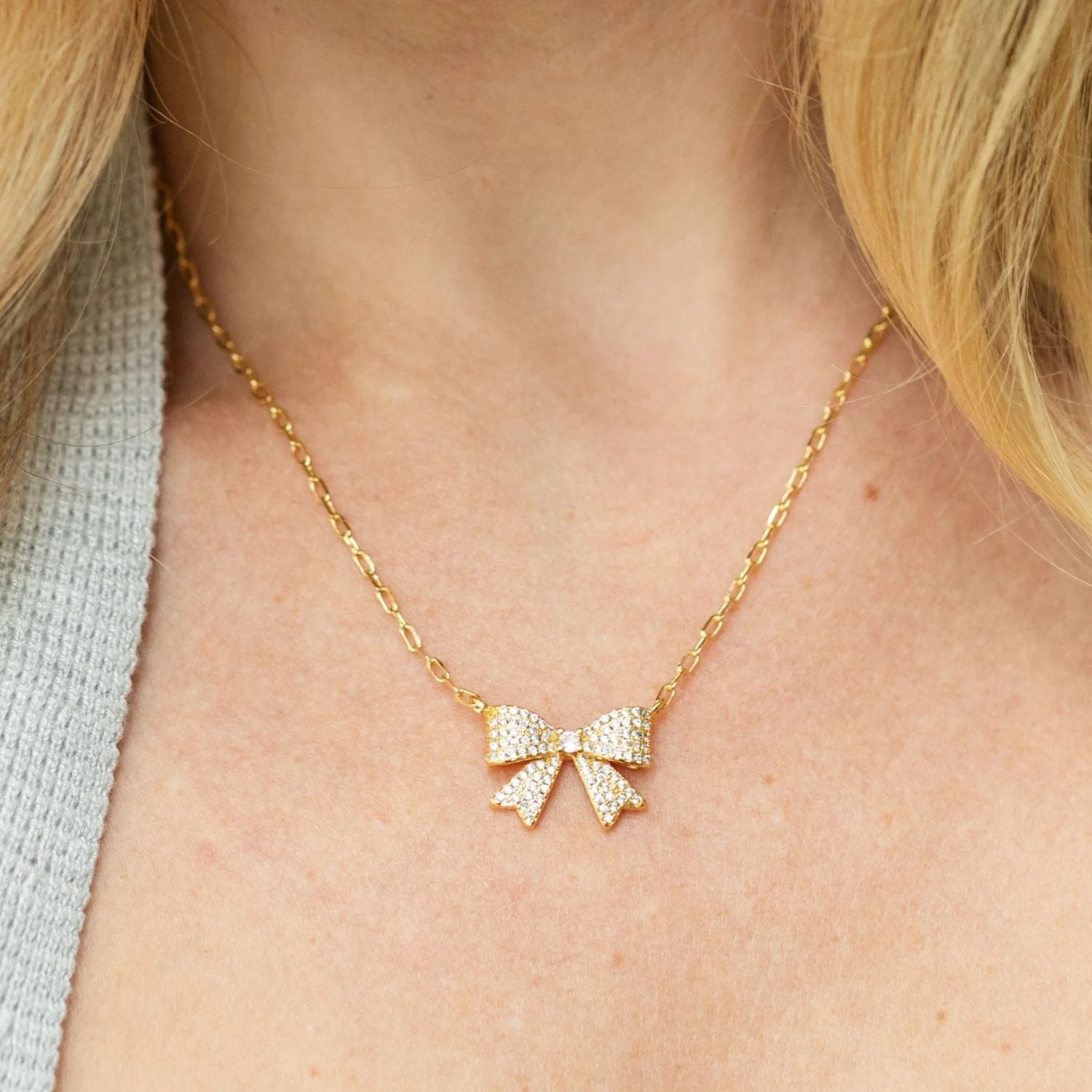 Jewelry - Necklace - Bow Pendant - Gold